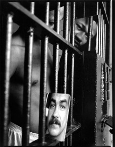 2 inmates keep an eye on me with their mirrors - Stateville-1993
